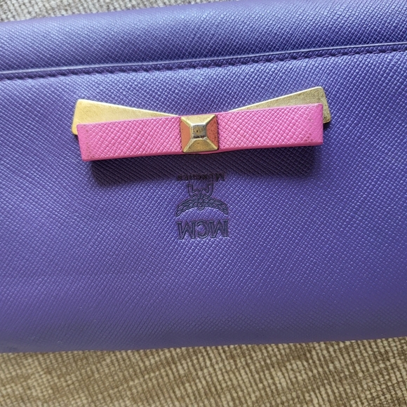 Mcm Coral Trifold Long Wallet..Authentic..Like brand New!! - Picture 6 of 11